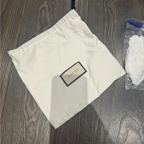 Authentic Gucci Wallet Brown - Picture 2 of 10